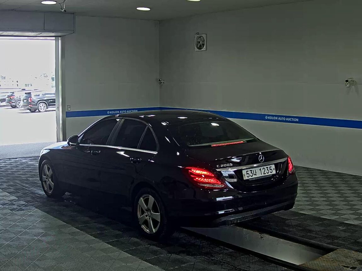 MERCEDES-BENZ C-CLASS (4TH GEN) C200 d 2017 - zdjęcie 6