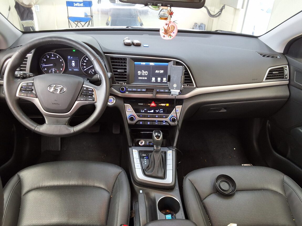 HYUNDAI AVANTE AD 1.6 GDi MODERN SPECIAL 2016 - zdjęcie 11