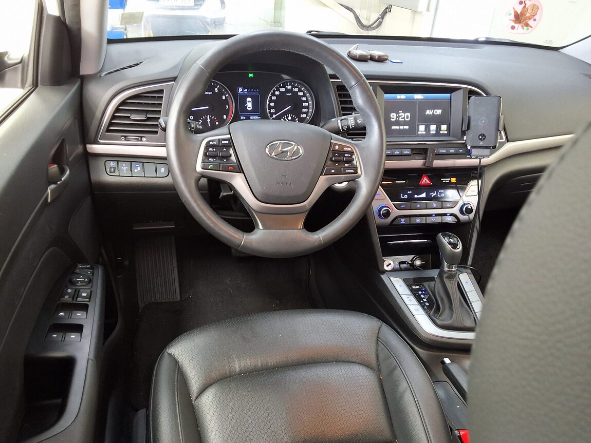 HYUNDAI AVANTE AD 1.6 GDi MODERN SPECIAL 2016 - zdjęcie 18
