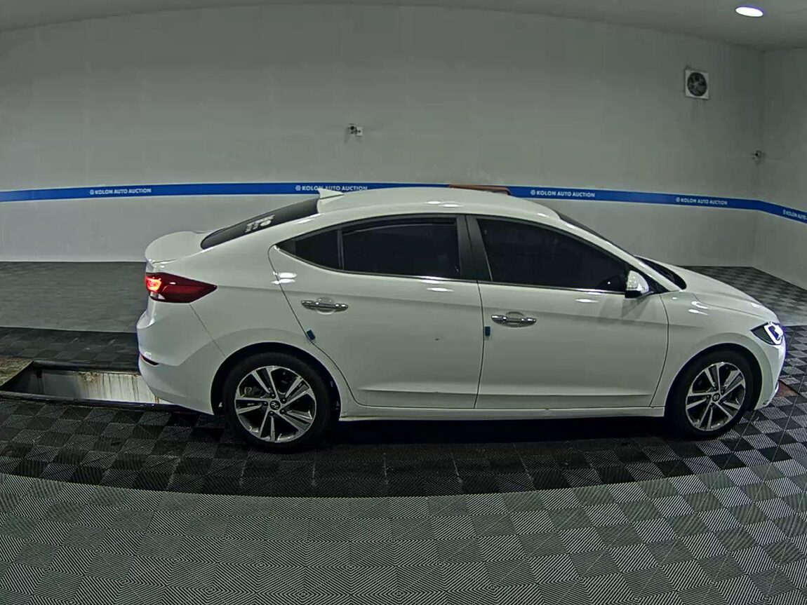 HYUNDAI AVANTE AD 1.6 GDi MODERN SPECIAL 2016 - zdjęcie 4