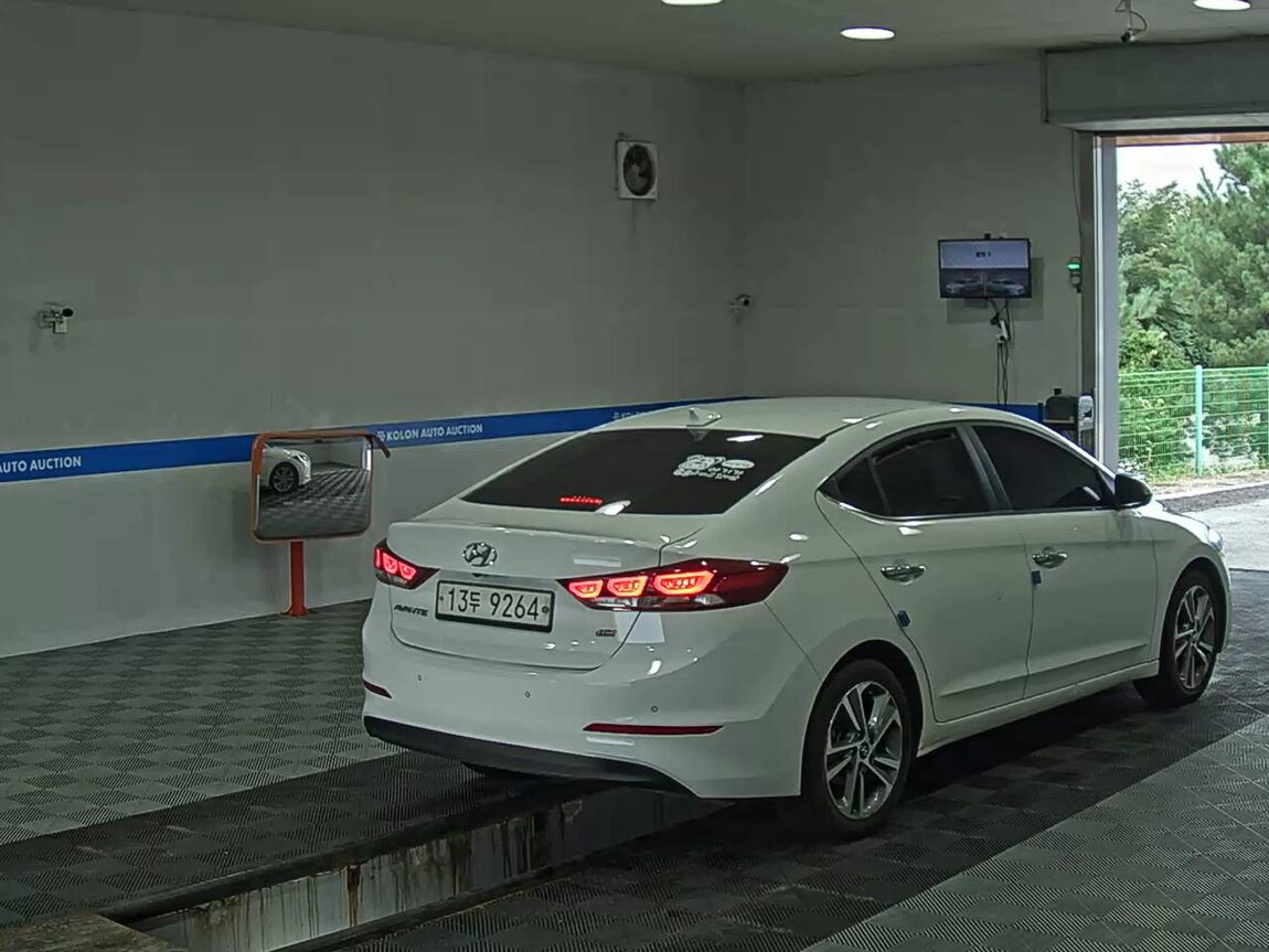 HYUNDAI AVANTE AD 1.6 GDi MODERN SPECIAL 2016 - zdjęcie 5