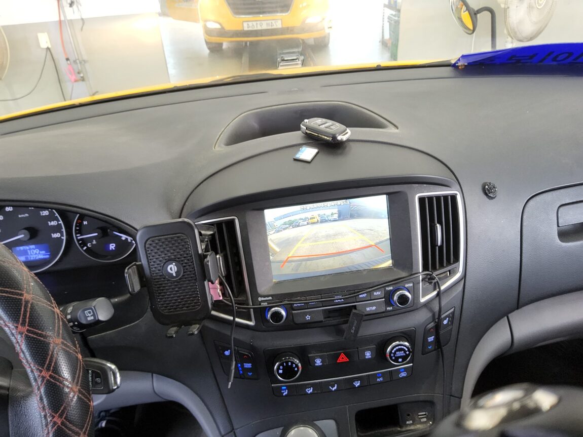 HYUNDAI THE NEW GRAND STAREX CHILD SAFETY VEHICLE 12-SEATER DIESEL 2019 - zdjęcie 17