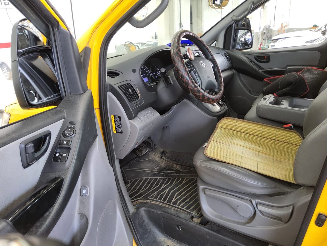 HYUNDAI THE NEW GRAND STAREX CHILD SAFETY VEHICLE 12-SEATER DIESEL 2019 - zdjęcie 10
