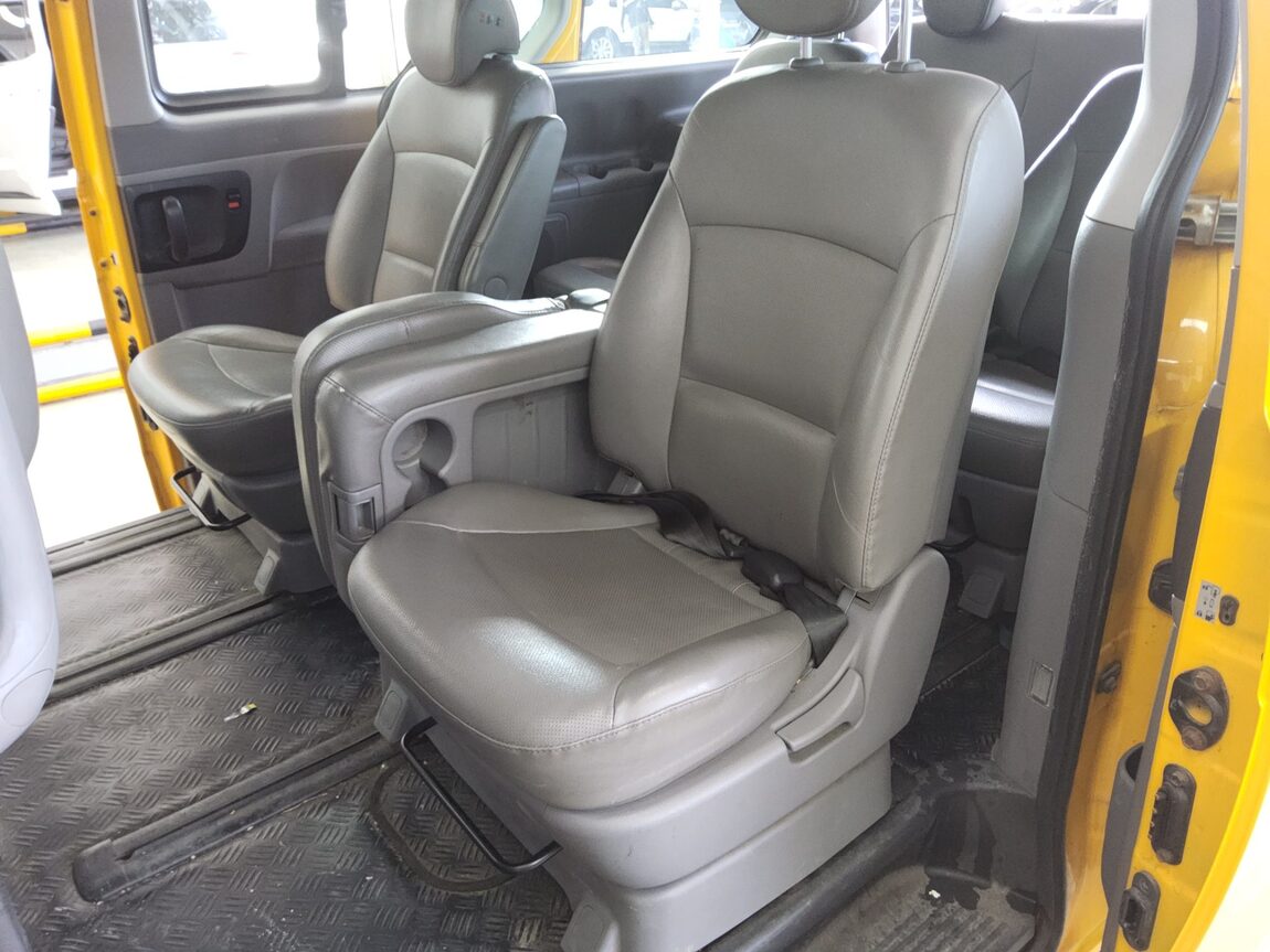 HYUNDAI THE NEW GRAND STAREX CHILD SAFETY VEHICLE 12-SEATER DIESEL 2019 - zdjęcie 12