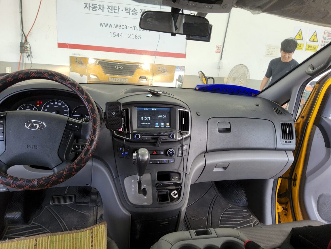HYUNDAI THE NEW GRAND STAREX CHILD SAFETY VEHICLE 12-SEATER DIESEL 2019 - zdjęcie 11