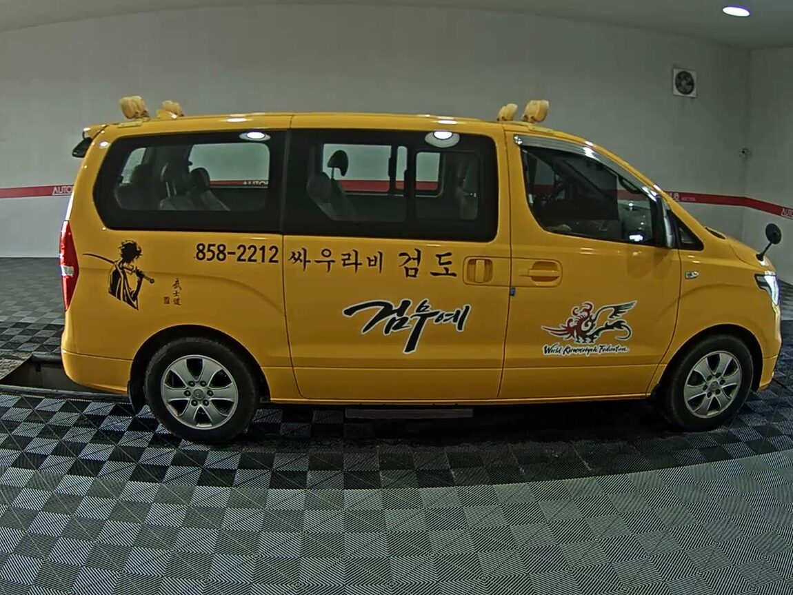 HYUNDAI THE NEW GRAND STAREX CHILD SAFETY VEHICLE 12-SEATER DIESEL 2019 - zdjęcie 4