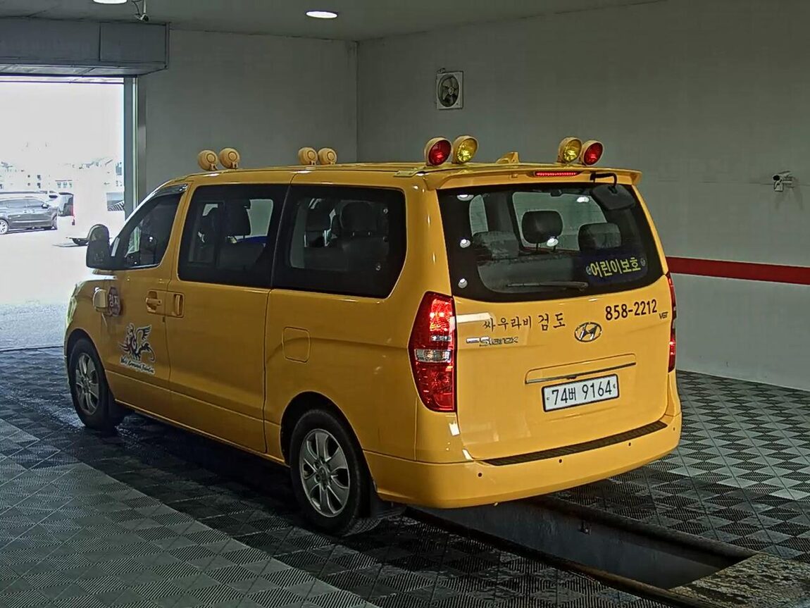 HYUNDAI THE NEW GRAND STAREX CHILD SAFETY VEHICLE 12-SEATER DIESEL 2019 - zdjęcie 6