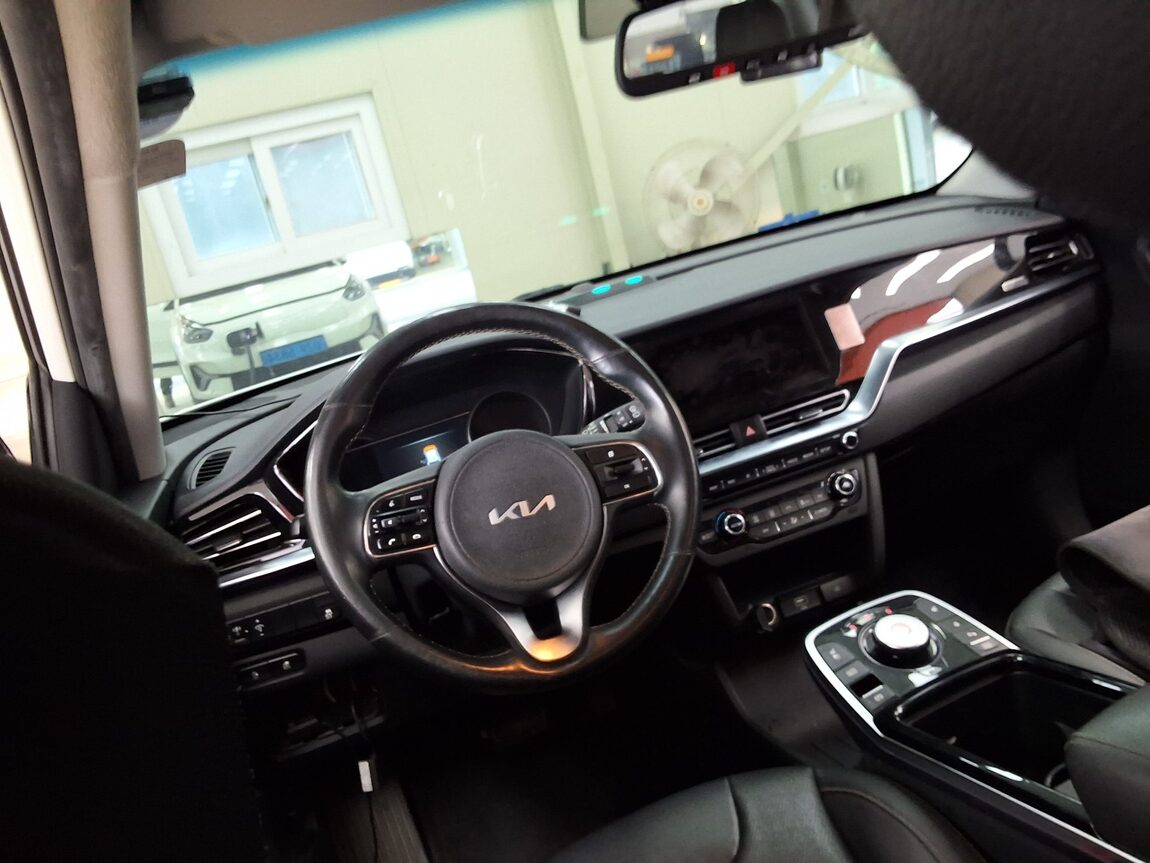 KIA NIRO PLUS AIR 2023 - zdjęcie 12