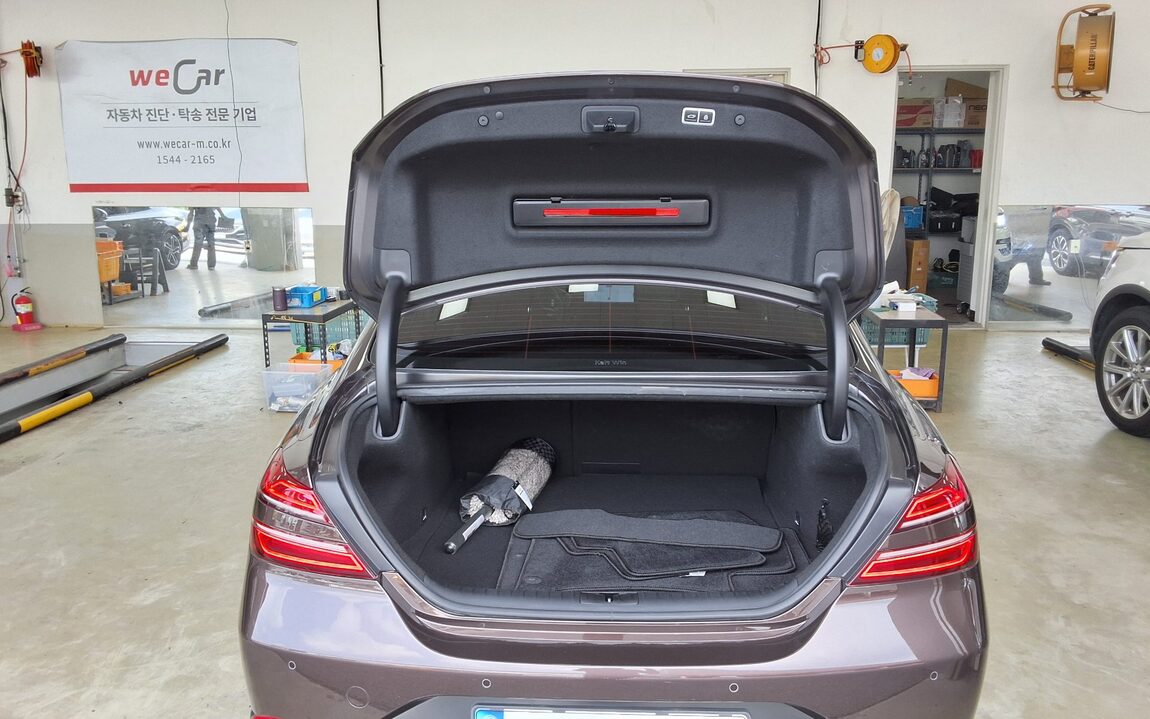 GENESIS THE NEW G70 GASOLINE 2.0T 2WD BASE MODEL 2021 - zdjęcie 15
