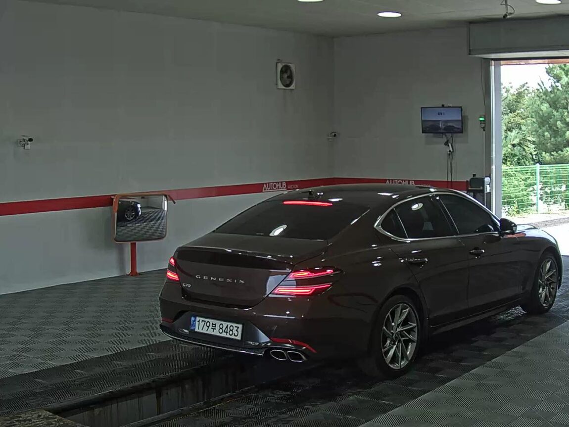 GENESIS THE NEW G70 GASOLINE 2.0T 2WD BASE MODEL 2021 - zdjęcie 5