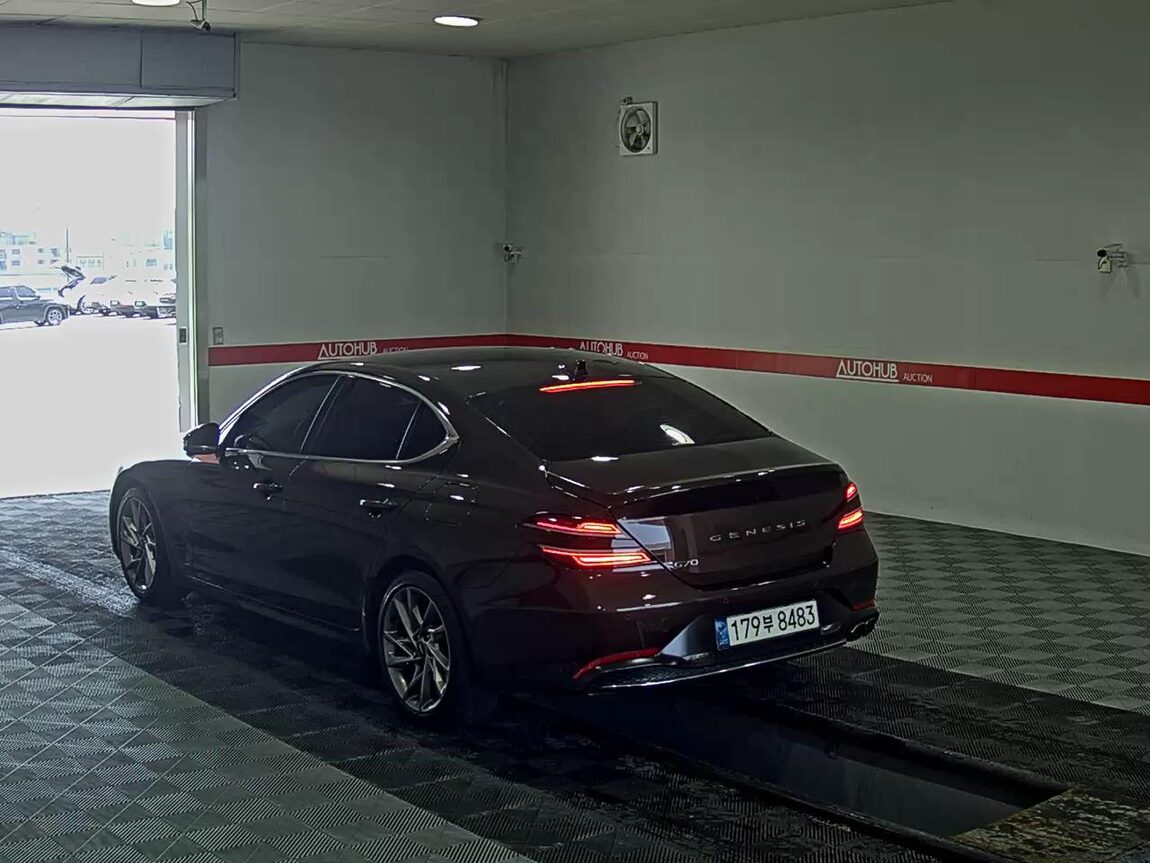 GENESIS THE NEW G70 GASOLINE 2.0T 2WD BASE MODEL 2021 - zdjęcie 6