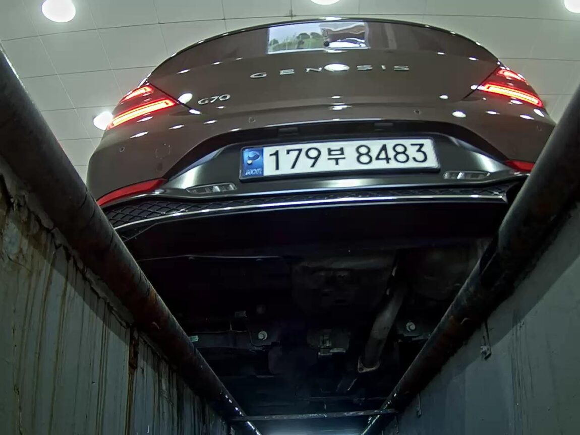 GENESIS THE NEW G70 GASOLINE 2.0T 2WD BASE MODEL 2021 - zdjęcie 8