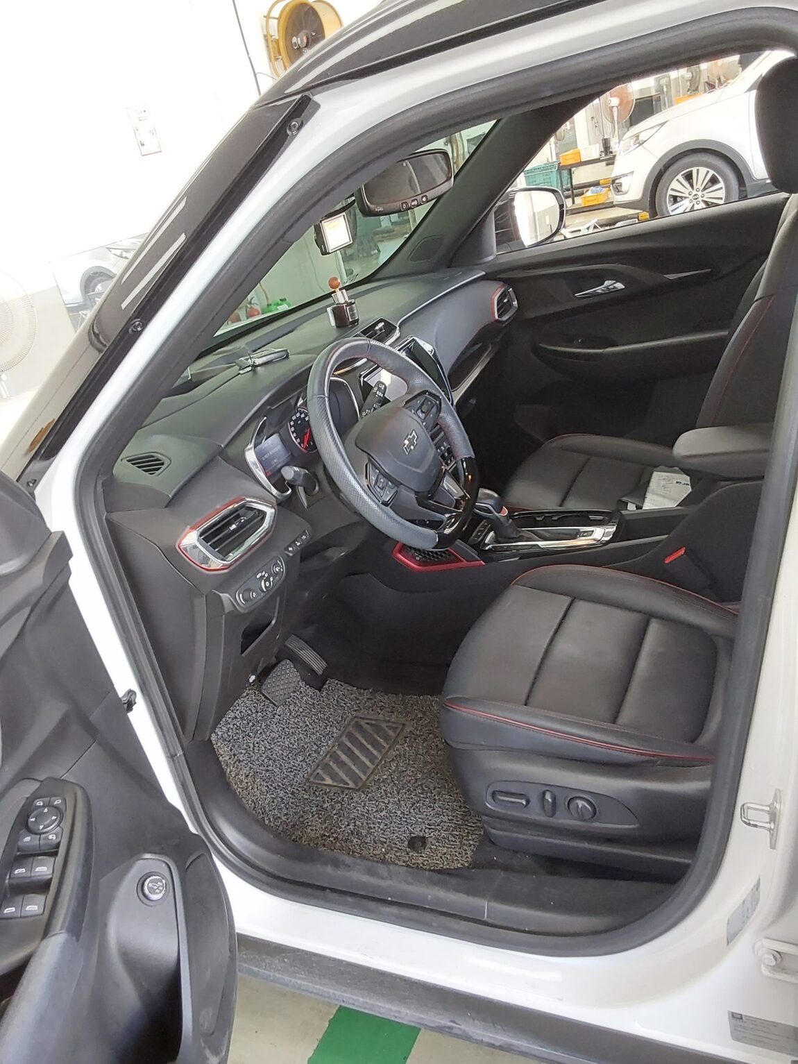 CHEVROLET (DAEWOO) TRAILBLAZER 1.35 GASOLINE RS 2022 - zdjęcie 10