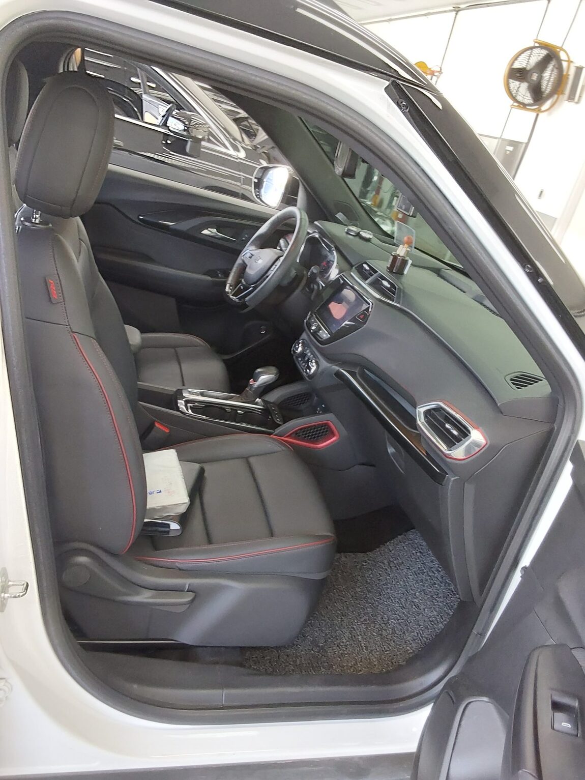 CHEVROLET (DAEWOO) TRAILBLAZER 1.35 GASOLINE RS 2022 - zdjęcie 14