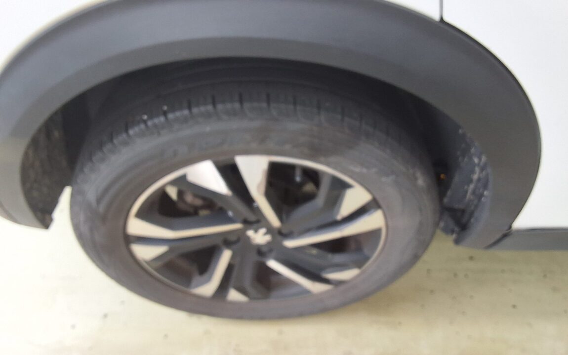 PEUGEOT 2008 (2ND GEN) 1.5 BlueHDi ALLURE 2021 - zdjęcie 26