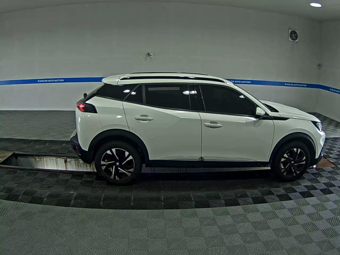 PEUGEOT 2008 (2ND GEN) 1.5 BlueHDi ALLURE 2021 - zdjęcie 4