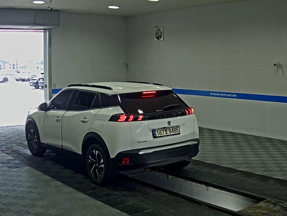 PEUGEOT 2008 (2ND GEN) 1.5 BlueHDi ALLURE 2021 - zdjęcie 6
