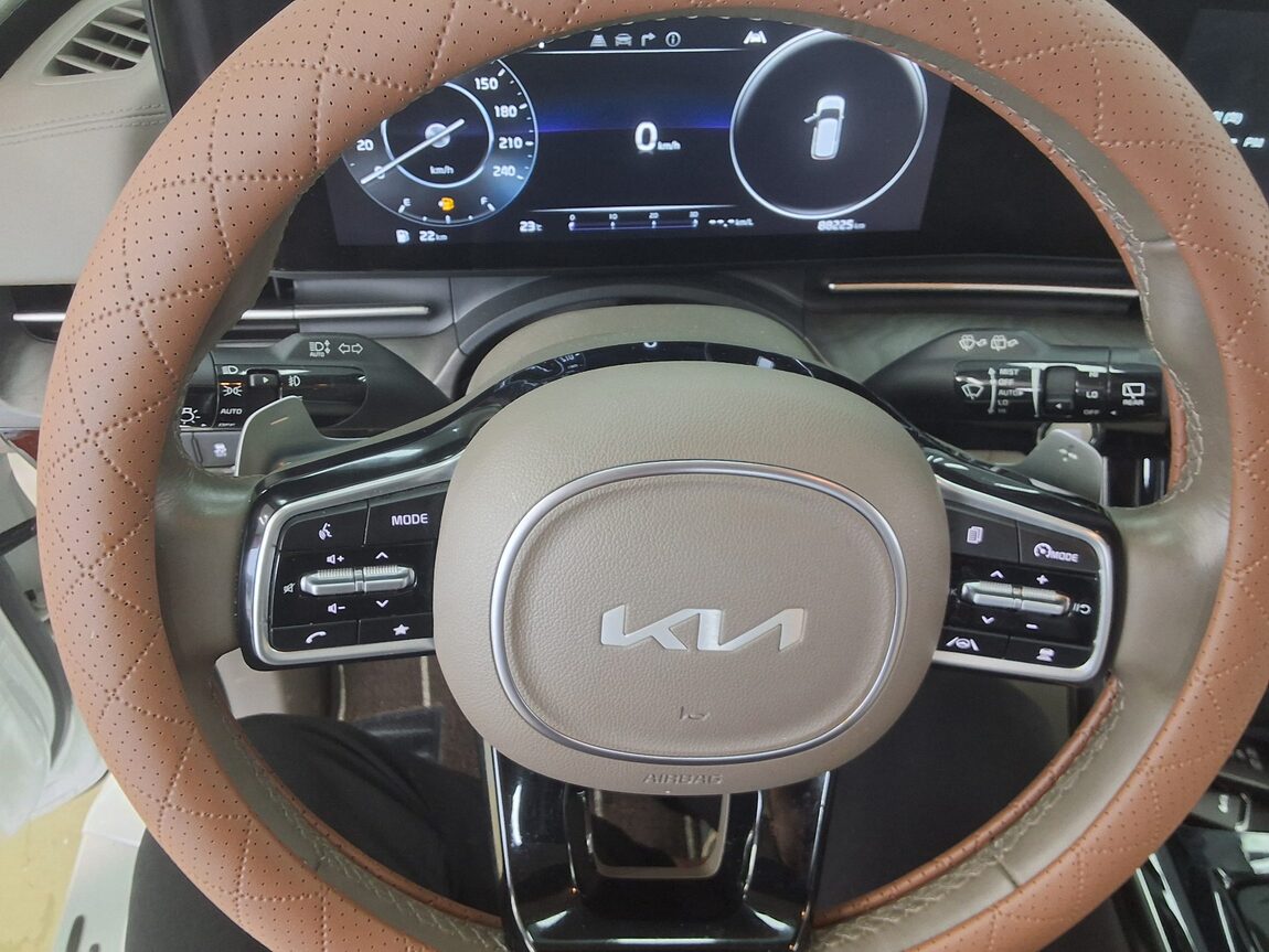 KIA NEW CARNIVAL (KA4) HI-LIMOUSINE SPECIAL BODY MAJOR CAR 2023 - zdjęcie 17