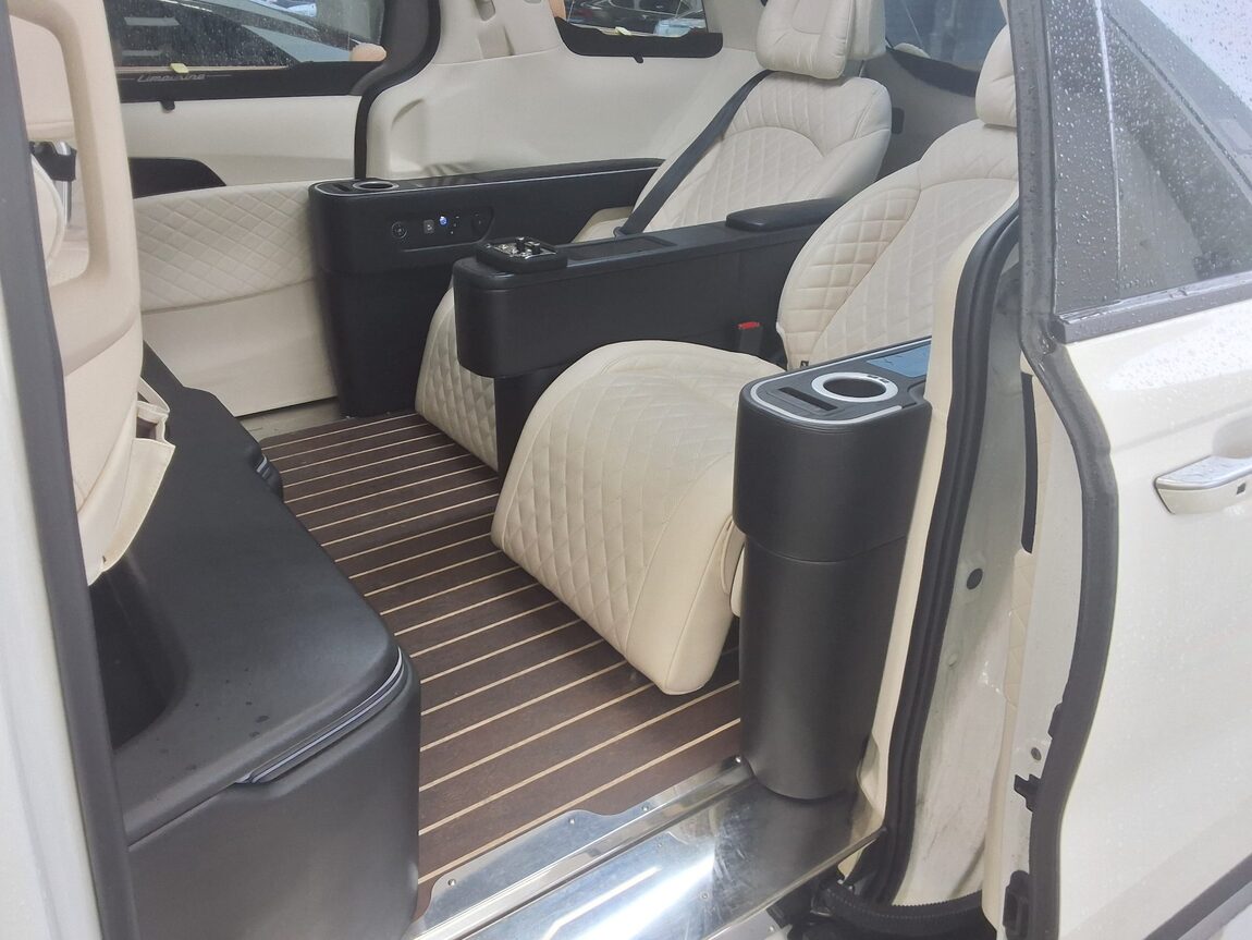 KIA NEW CARNIVAL (KA4) HI-LIMOUSINE SPECIAL BODY MAJOR CAR 2023 - zdjęcie 12