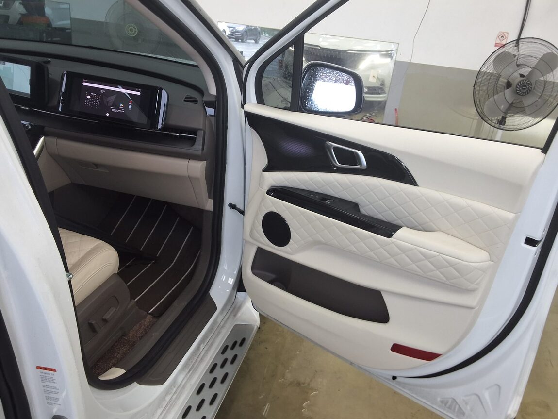 KIA NEW CARNIVAL (KA4) HI-LIMOUSINE SPECIAL BODY MAJOR CAR 2023 - zdjęcie 13