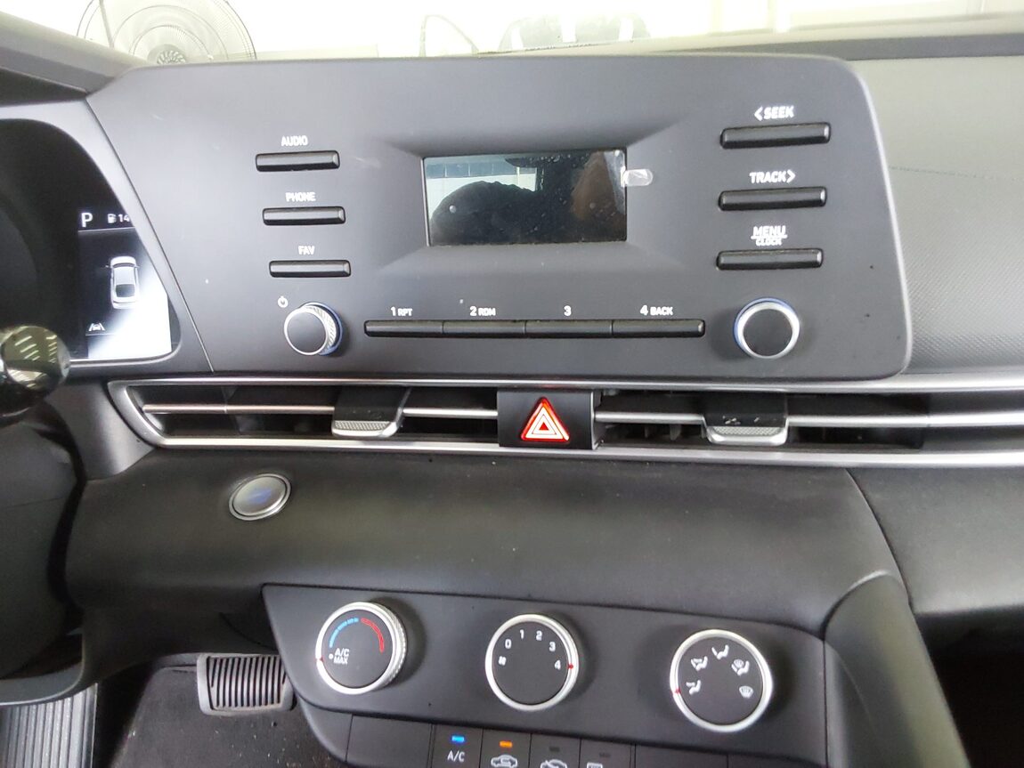 HYUNDAI AVANTE (CN7) 1.6 GASOLINE CORPORATE USE 2022 - zdjęcie 17
