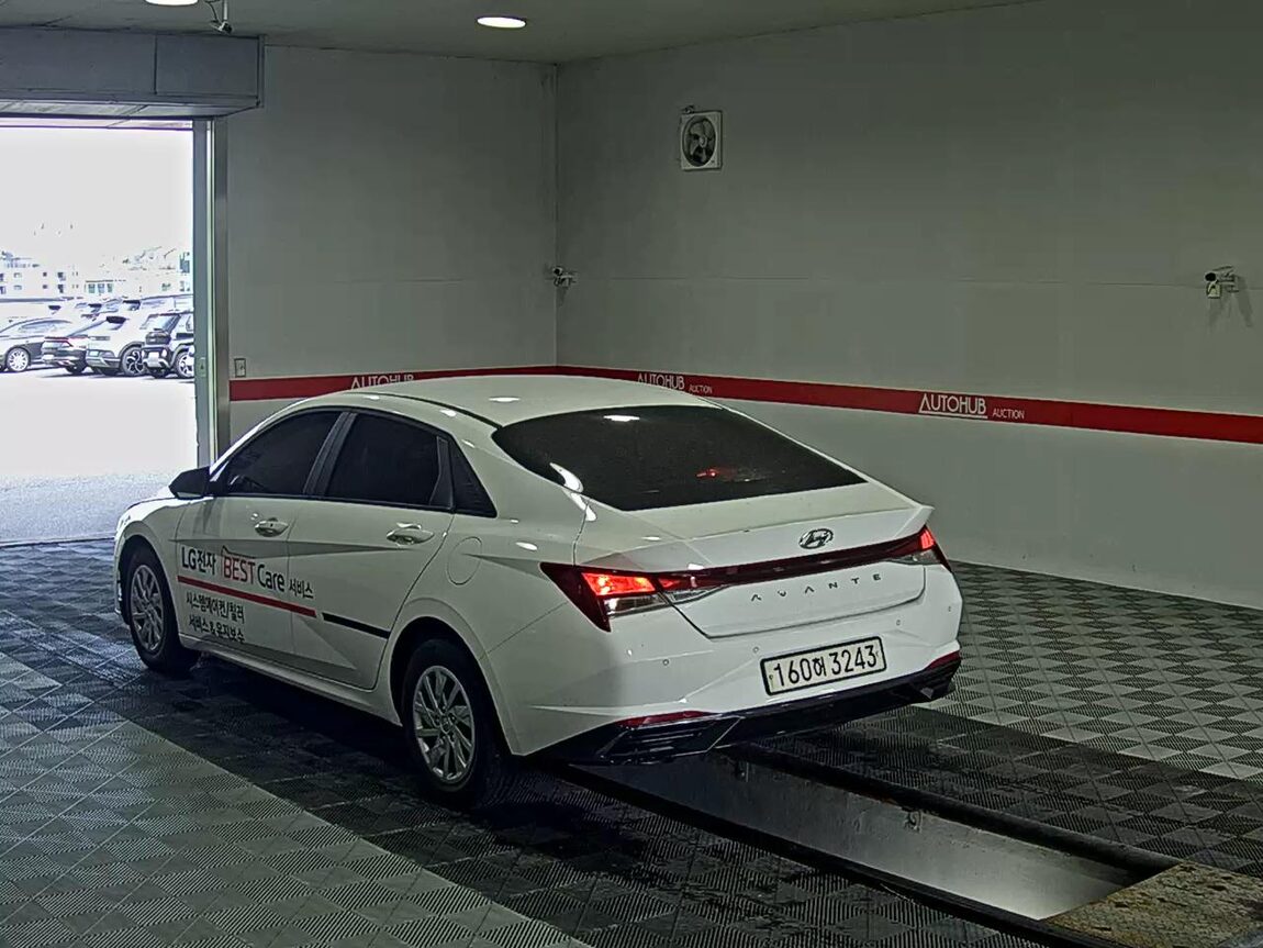 HYUNDAI AVANTE (CN7) 1.6 GASOLINE CORPORATE USE 2022 - zdjęcie 6