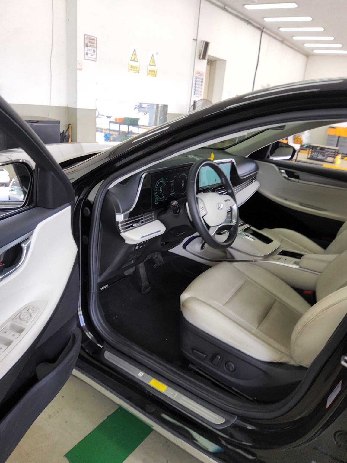 HYUNDAI THE NEW GRANDEUR IG HYBRID 2.4 HEV LE BLANC 2023 - zdjęcie 10