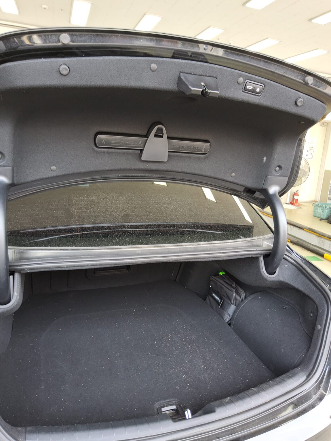 HYUNDAI THE NEW GRANDEUR IG HYBRID 2.4 HEV LE BLANC 2023 - zdjęcie 15