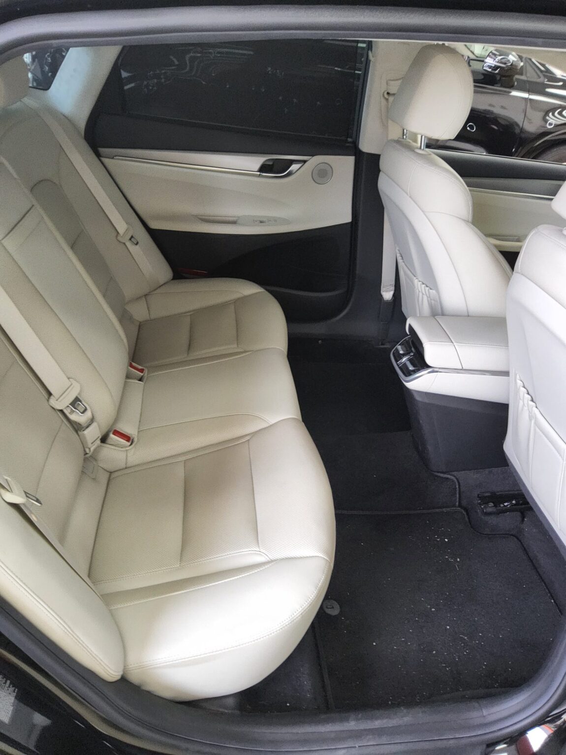HYUNDAI THE NEW GRANDEUR IG HYBRID 2.4 HEV LE BLANC 2023 - zdjęcie 13