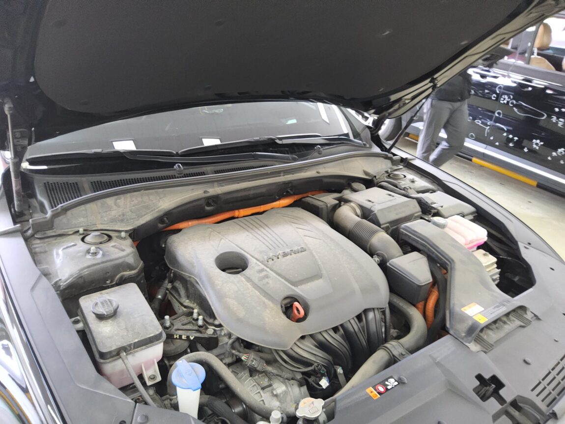 HYUNDAI THE NEW GRANDEUR IG HYBRID 2.4 HEV LE BLANC 2023 - zdjęcie 18