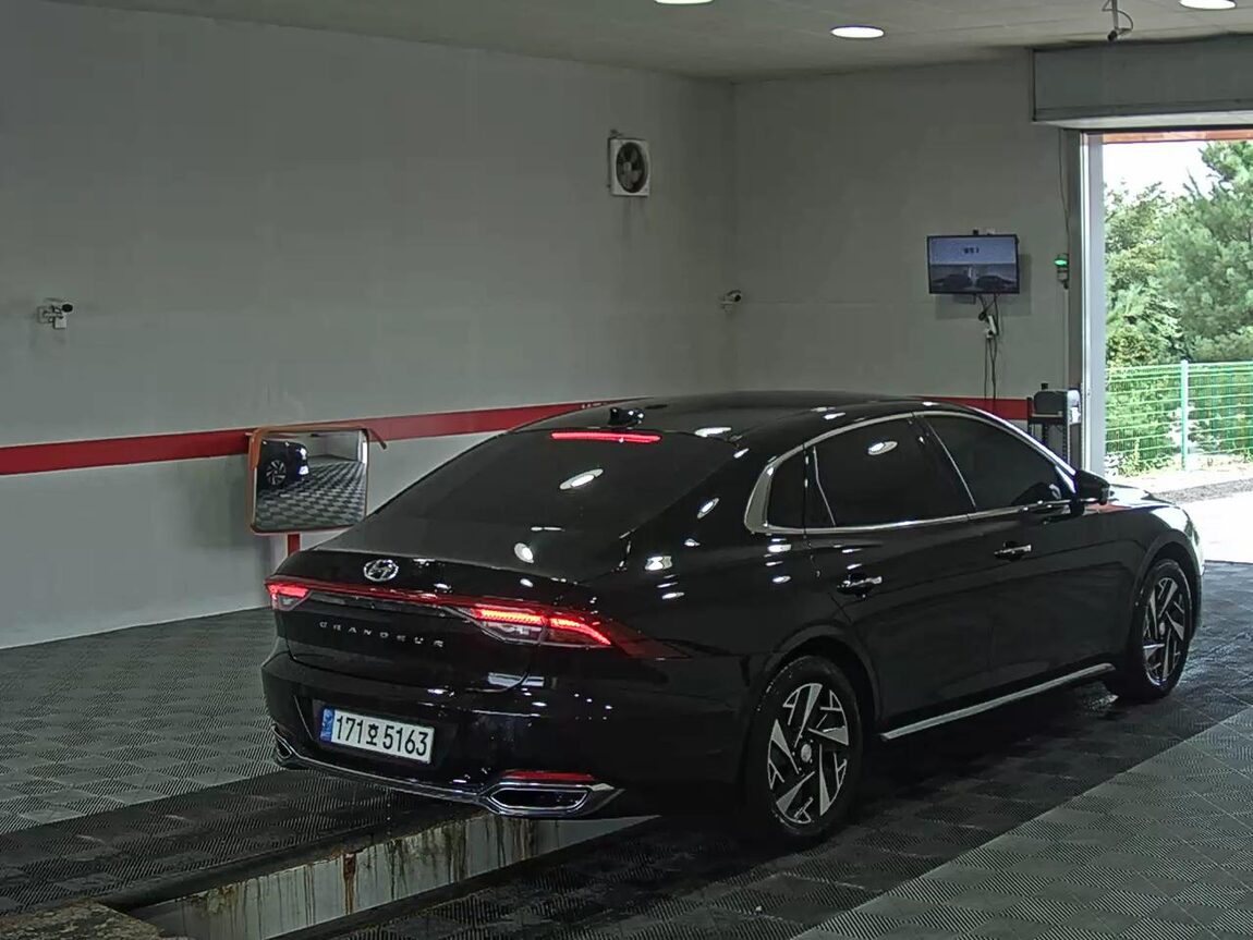 HYUNDAI THE NEW GRANDEUR IG HYBRID 2.4 HEV LE BLANC 2023 - zdjęcie 5