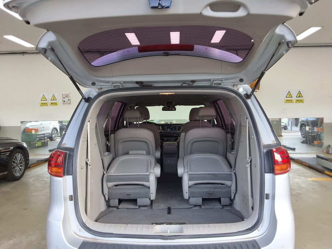 KIA THE NEW CARNIVAL 9-SEATER DIESEL LUXURY 2020 - zdjęcie 15