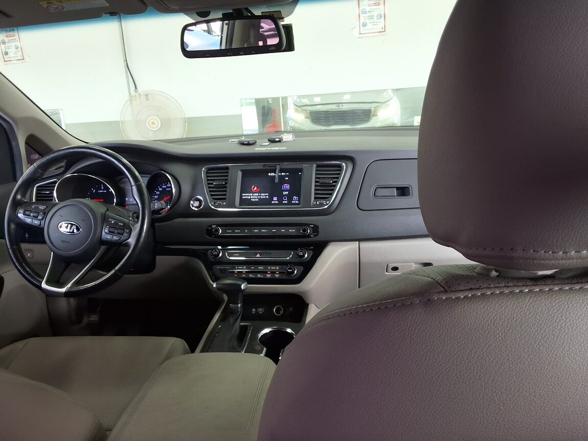 KIA THE NEW CARNIVAL 9-SEATER DIESEL LUXURY 2020 - zdjęcie 11