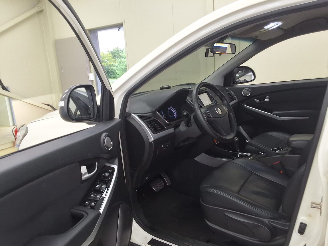 KG MOBILITY (SSANGYONG) NEW KORANDO C 2.2 2WD EXTREME 2016 - zdjęcie 11