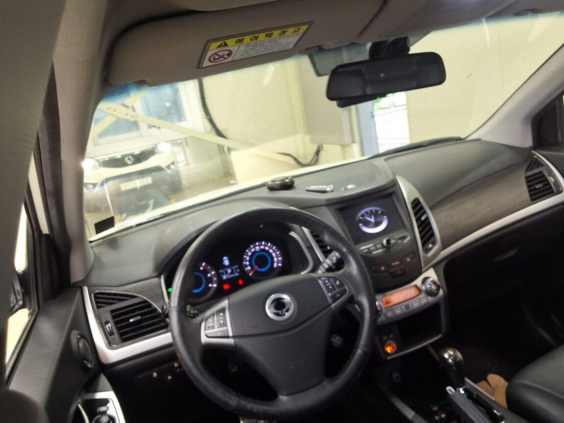 KG MOBILITY (SSANGYONG) NEW KORANDO C 2.2 2WD EXTREME 2016 - zdjęcie 12