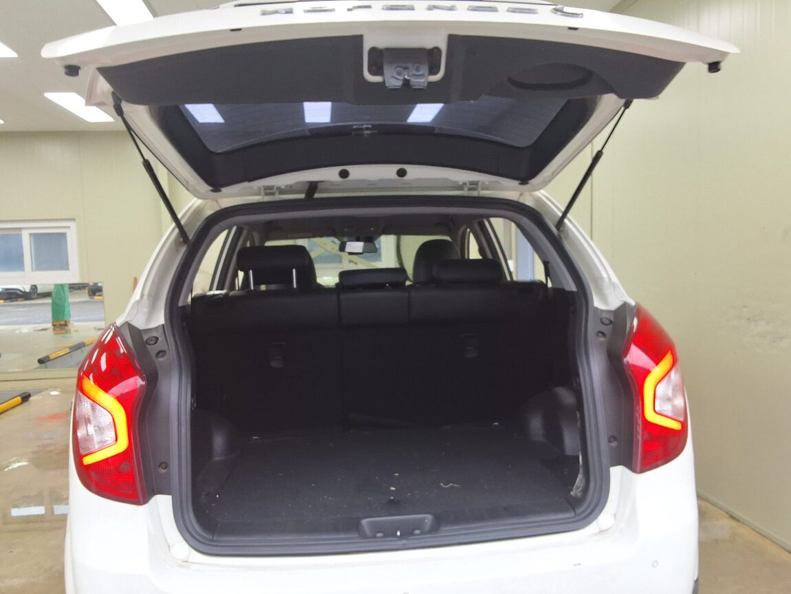 KG MOBILITY (SSANGYONG) NEW KORANDO C 2.2 2WD EXTREME 2016 - zdjęcie 16