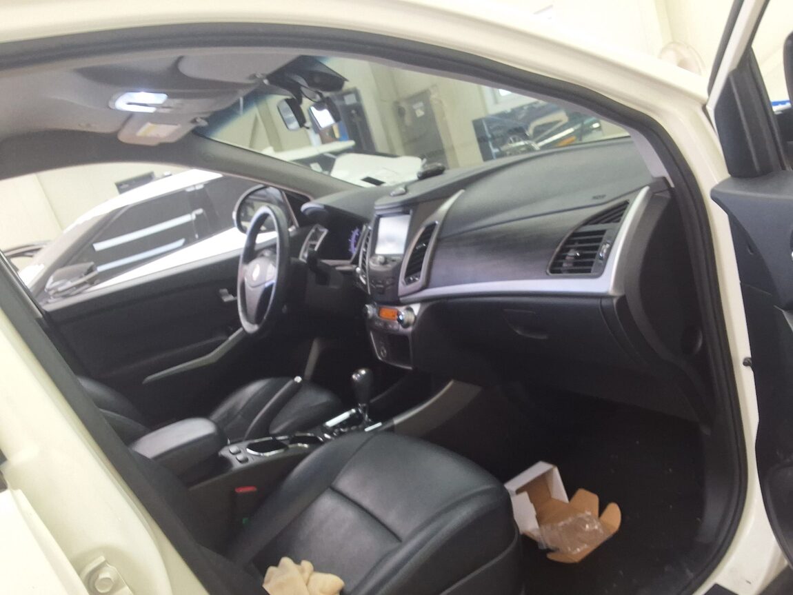 KG MOBILITY (SSANGYONG) NEW KORANDO C 2.2 2WD EXTREME 2016 - zdjęcie 15