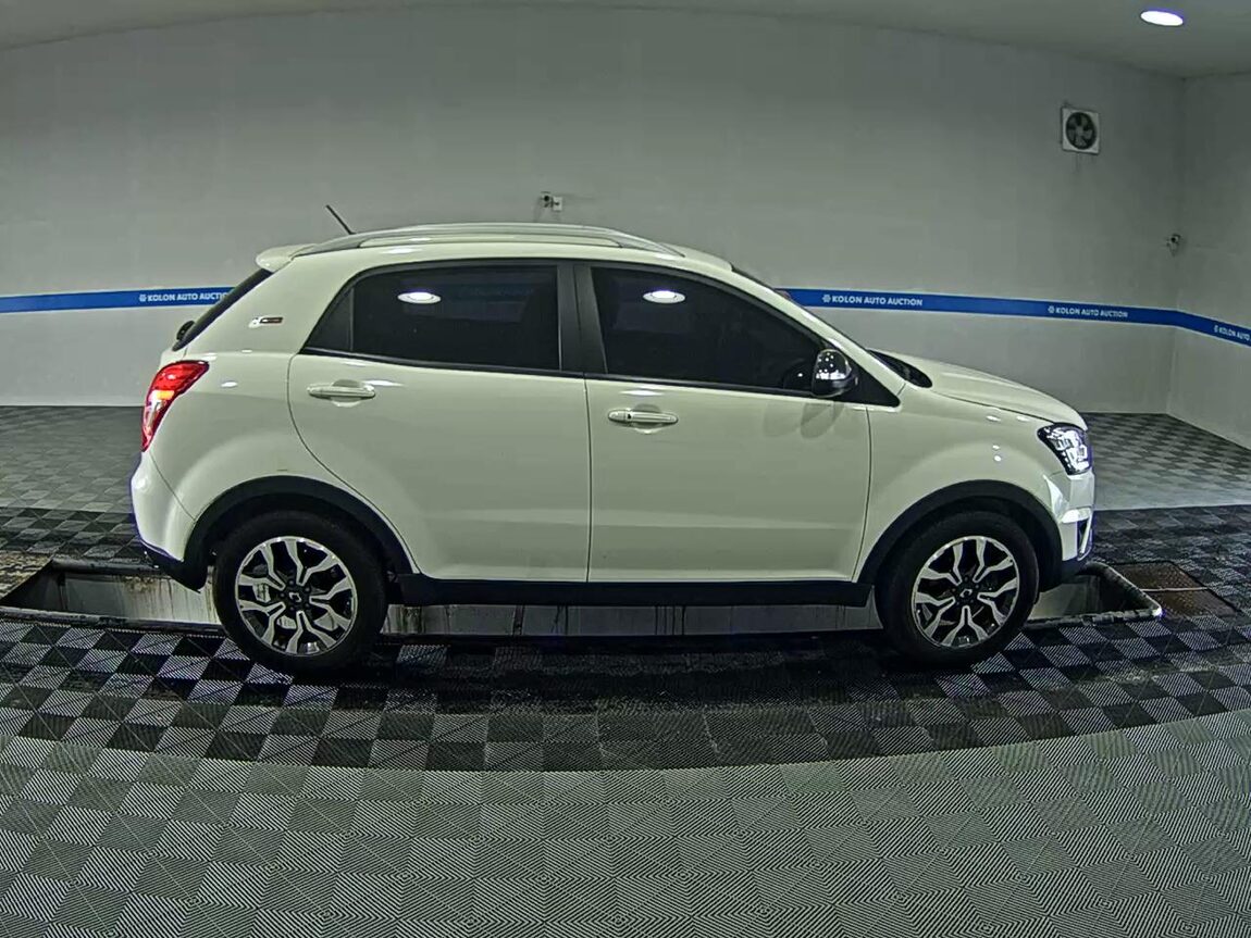 KG MOBILITY (SSANGYONG) NEW KORANDO C 2.2 2WD EXTREME 2016 - zdjęcie 4