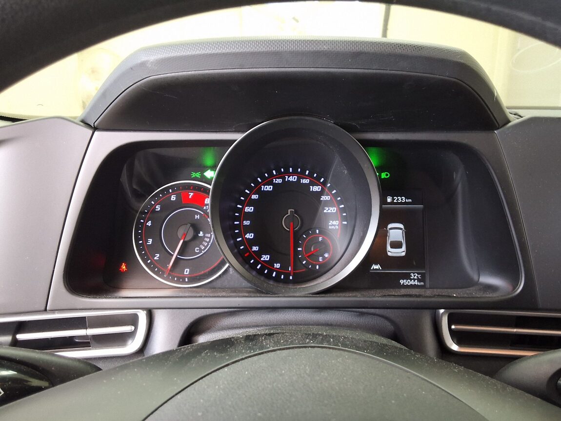 HYUNDAI AVANTE (CN7) 1.6 GASOLINE SMART 2022 - zdjęcie 10
