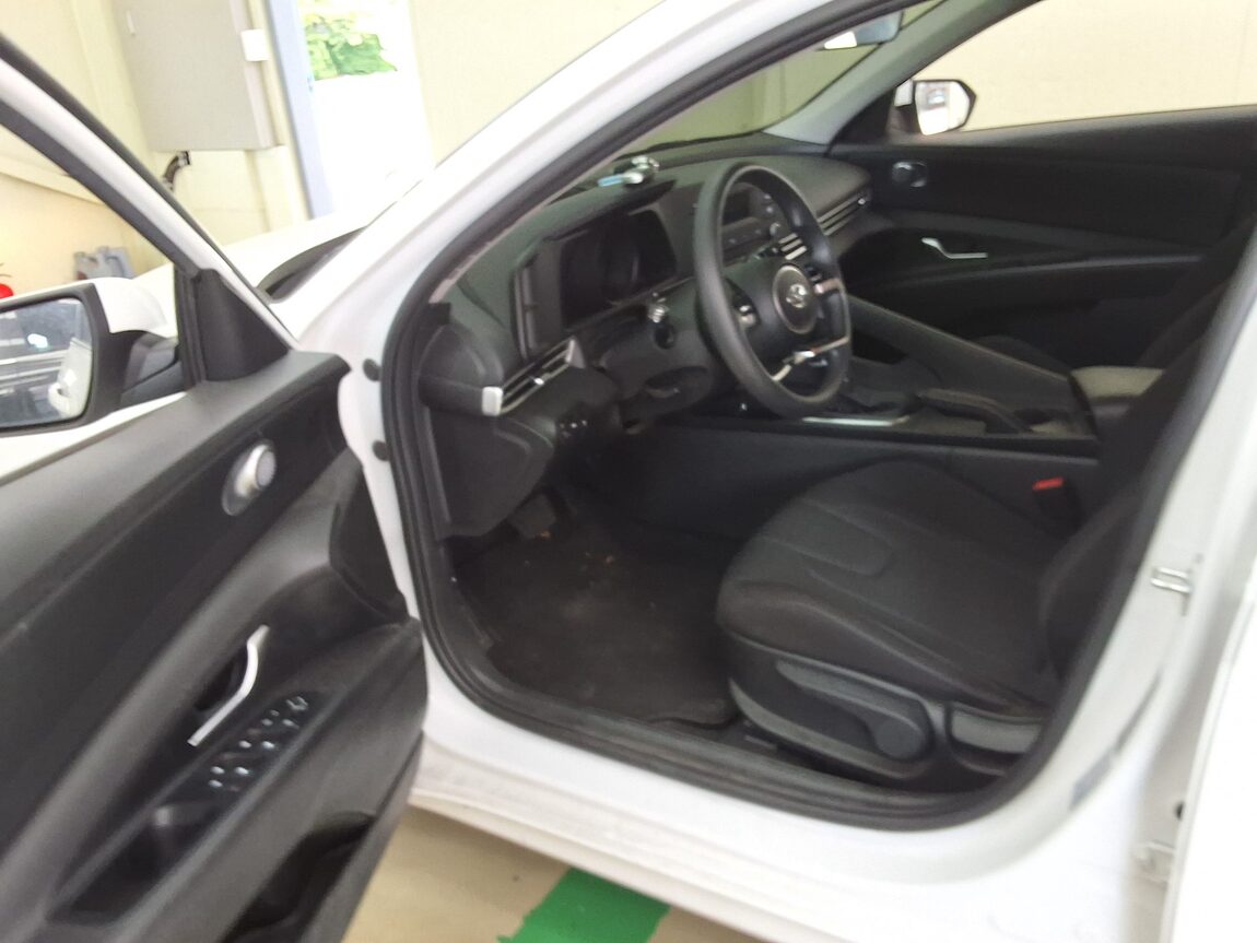 HYUNDAI AVANTE (CN7) 1.6 GASOLINE SMART 2022 - zdjęcie 11