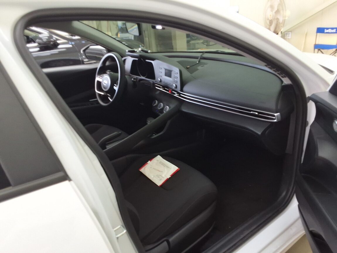 HYUNDAI AVANTE (CN7) 1.6 GASOLINE SMART 2022 - zdjęcie 15