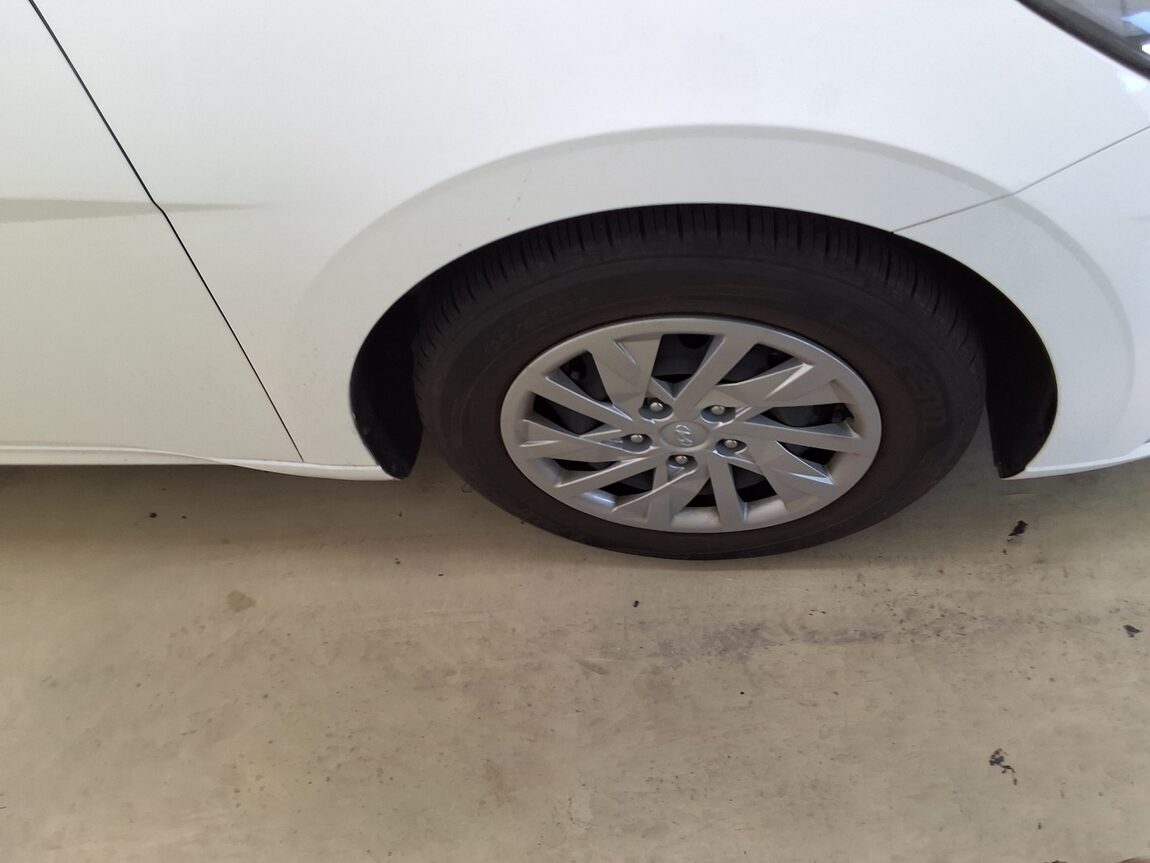 HYUNDAI AVANTE (CN7) 1.6 GASOLINE SMART 2022 - zdjęcie 21