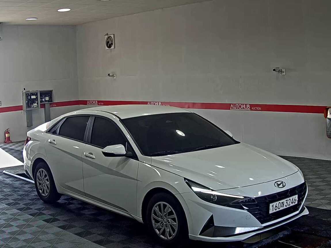 HYUNDAI AVANTE (CN7) 1.6 GASOLINE SMART 2022 - zdjęcie 3