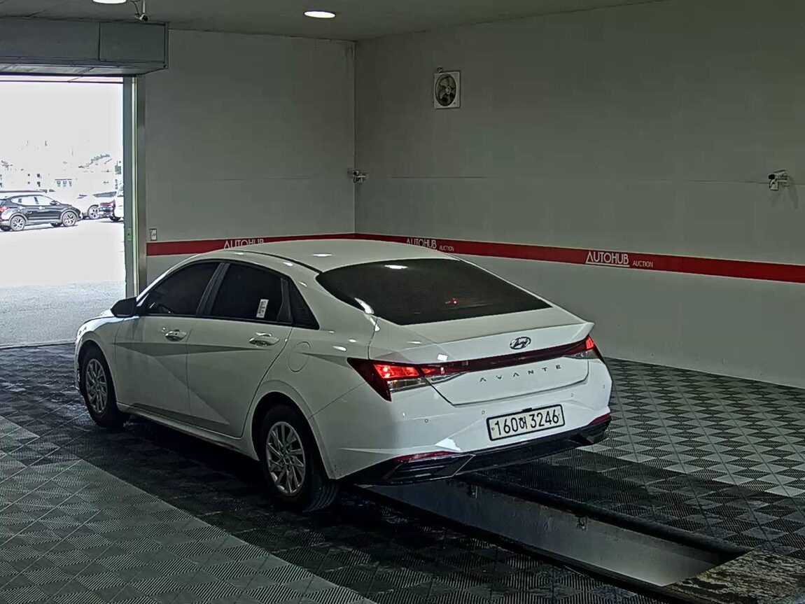 HYUNDAI AVANTE (CN7) 1.6 GASOLINE SMART 2022 - zdjęcie 6