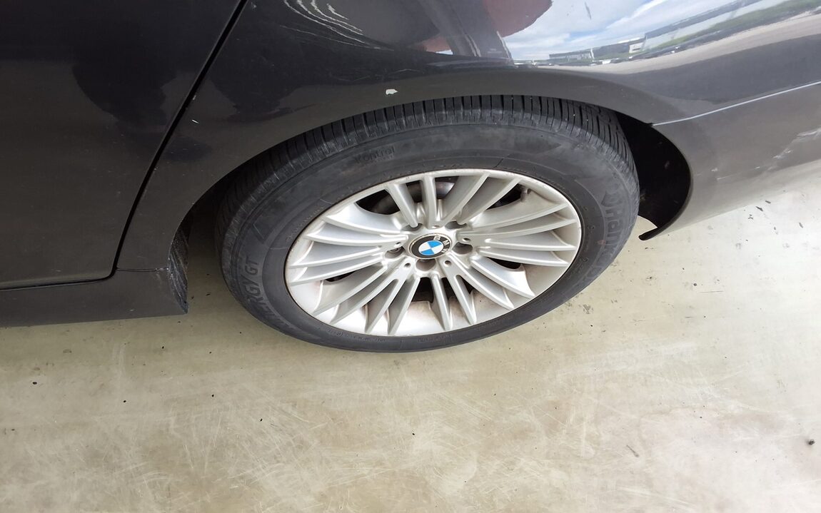 BMW 5 SERIES (6TH GEN) 520d xDRIVE 2015 - zdjęcie 26