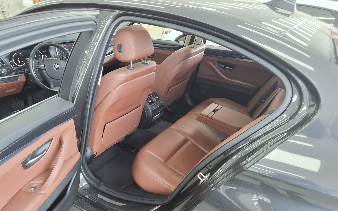BMW 5 SERIES (6TH GEN) 520d xDRIVE 2015 - zdjęcie 12