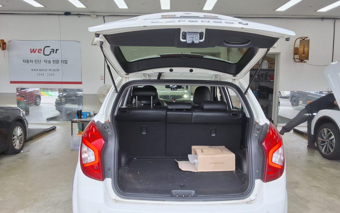 KG MOBILITY (SSANGYONG) NEW KORANDO C 2.2 2WD EXTREME 2016 - zdjęcie 15
