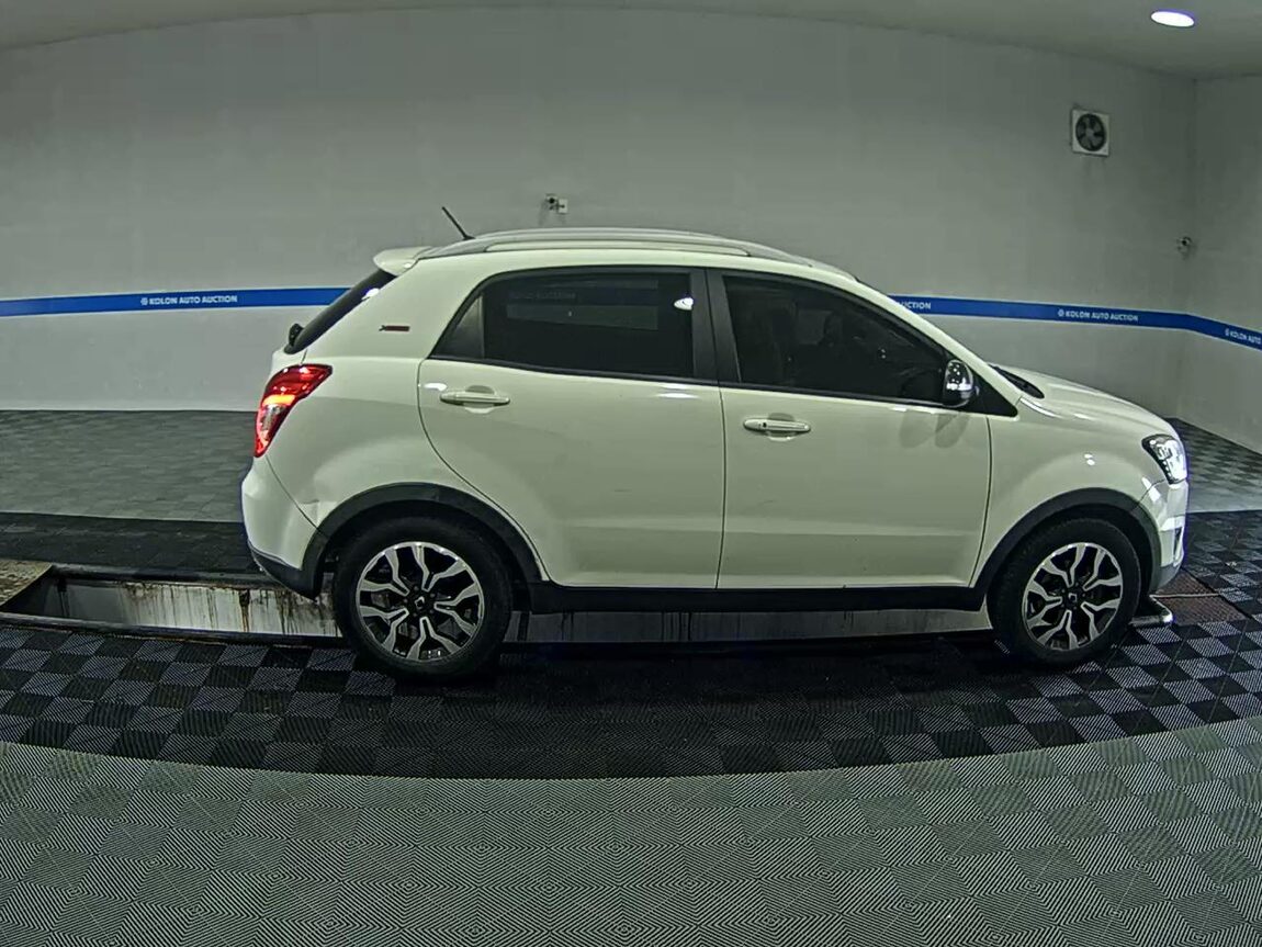 KG MOBILITY (SSANGYONG) NEW KORANDO C 2.2 2WD EXTREME 2016 - zdjęcie 4