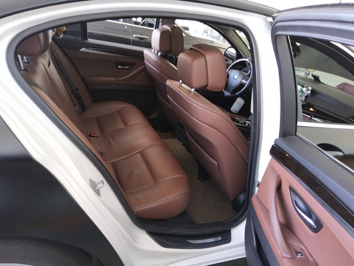 BMW 5 SERIES (6TH GEN) 528i 2013 - zdjęcie 13