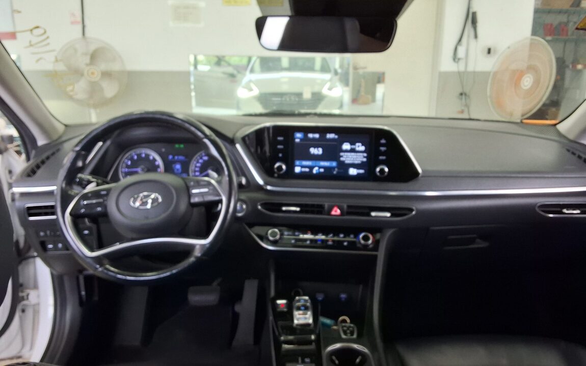 HYUNDAI SONATA (DN8) G2.0 PREMIUM 2020 - zdjęcie 11